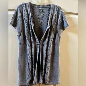 Apt 9 Women’s XL gray short sleeve knit sweater